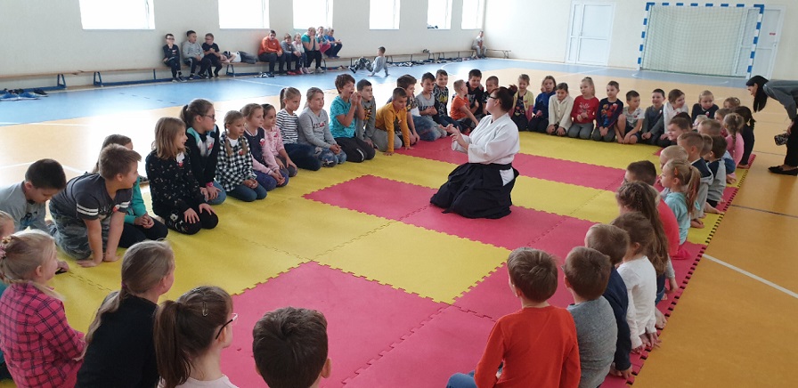 Pokaz sztuki walki AIKIDO